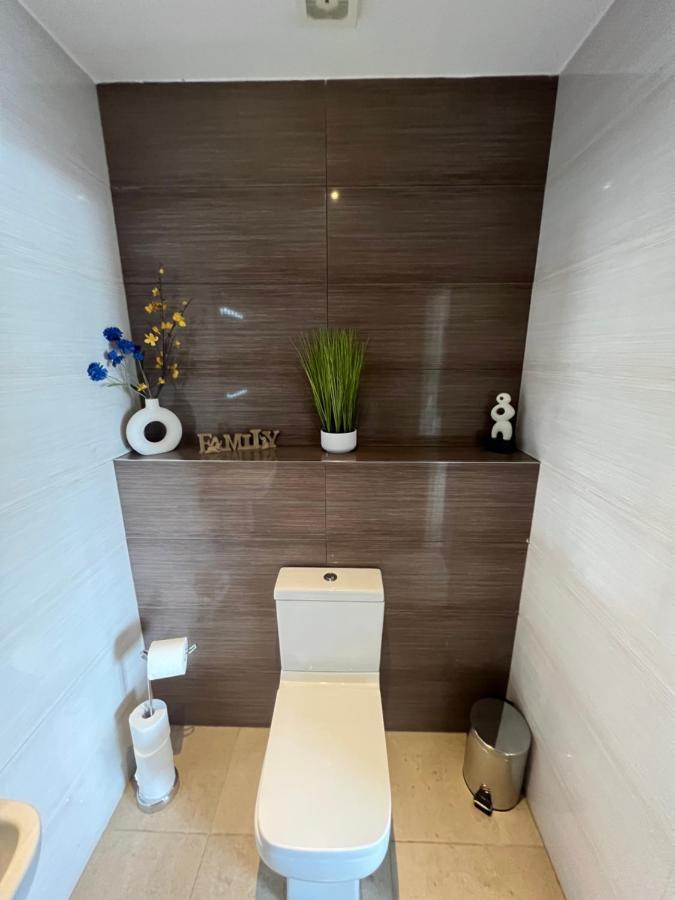 Вилла 3Bed Flat 3Wc And Great Location Near Excel City Airport O2 And Canning Town Station Лондон Экстерьер фото