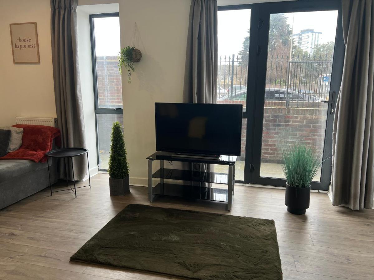 Вилла 3Bed Flat 3Wc And Great Location Near Excel City Airport O2 And Canning Town Station Лондон Экстерьер фото
