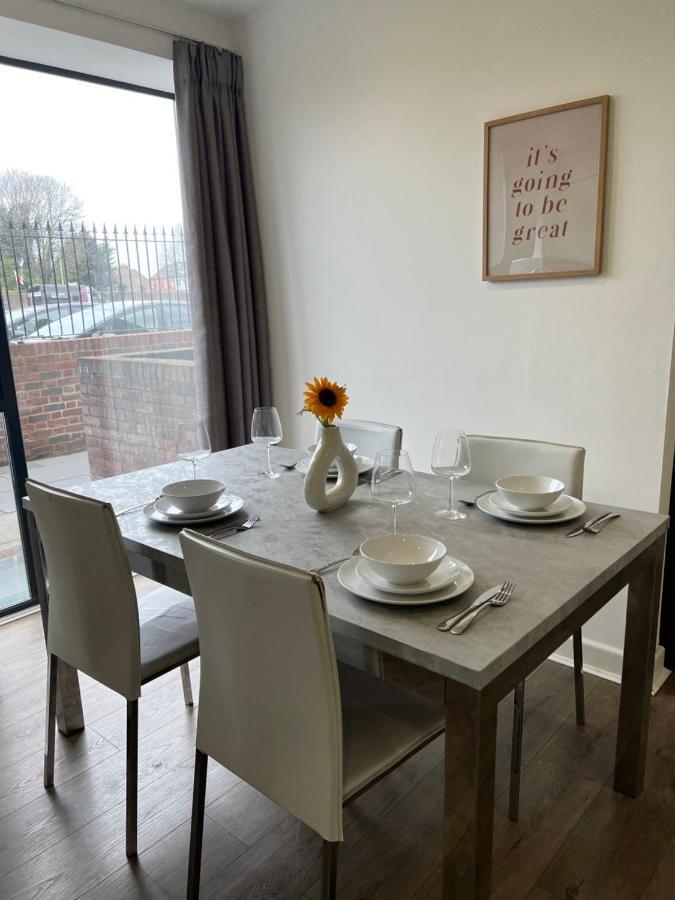 Вилла 3Bed Flat 3Wc And Great Location Near Excel City Airport O2 And Canning Town Station Лондон Экстерьер фото