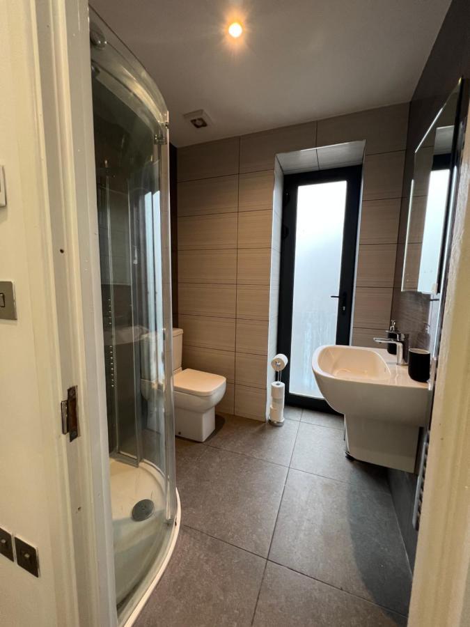 Вилла 3Bed Flat 3Wc And Great Location Near Excel City Airport O2 And Canning Town Station Лондон Экстерьер фото